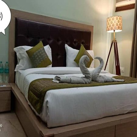 Oyo 74401 Aster Garden Suites Delhi Zewnętrze zdjęcie