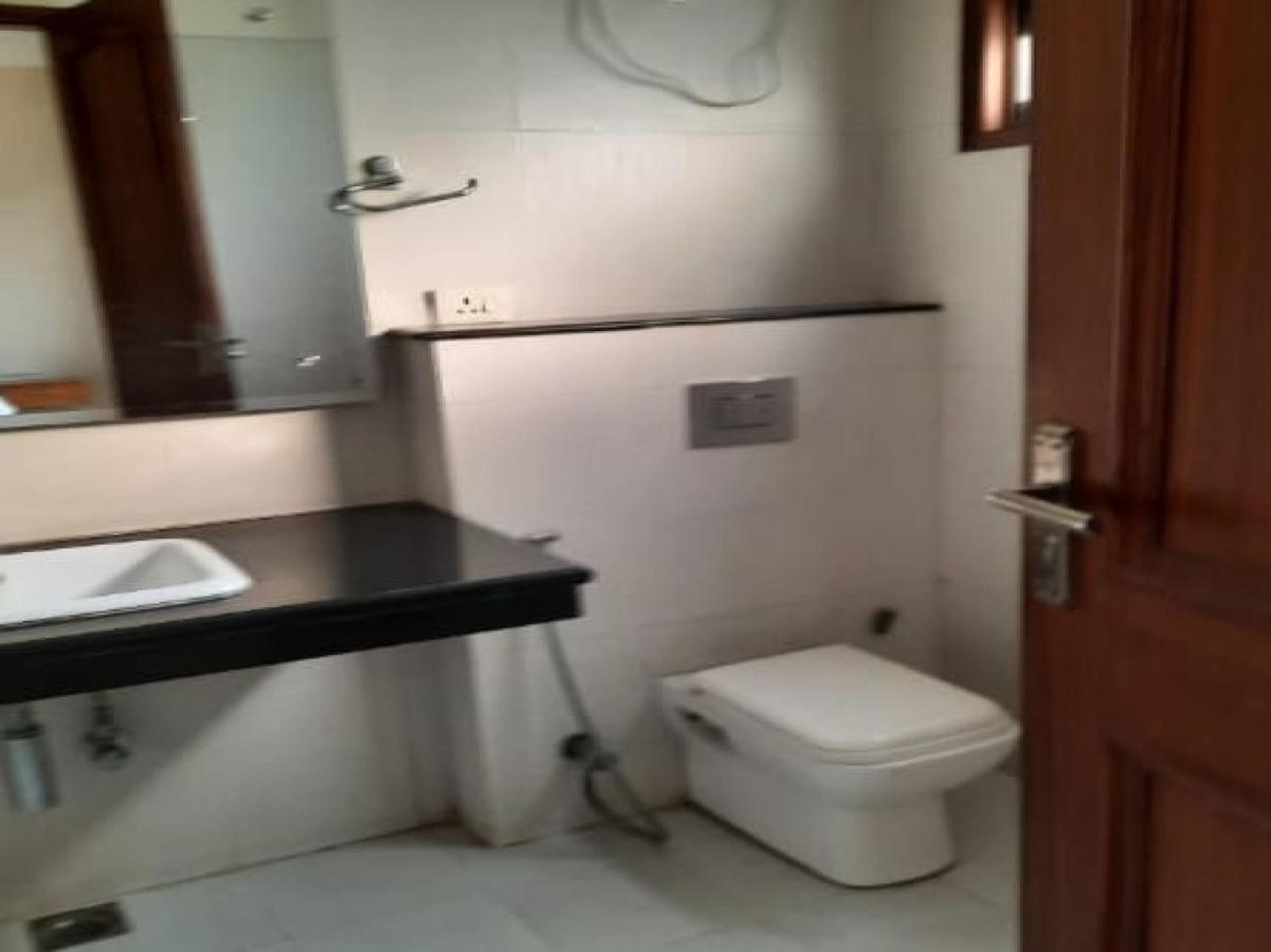 Oyo 74401 Aster Garden Suites Delhi Zewnętrze zdjęcie