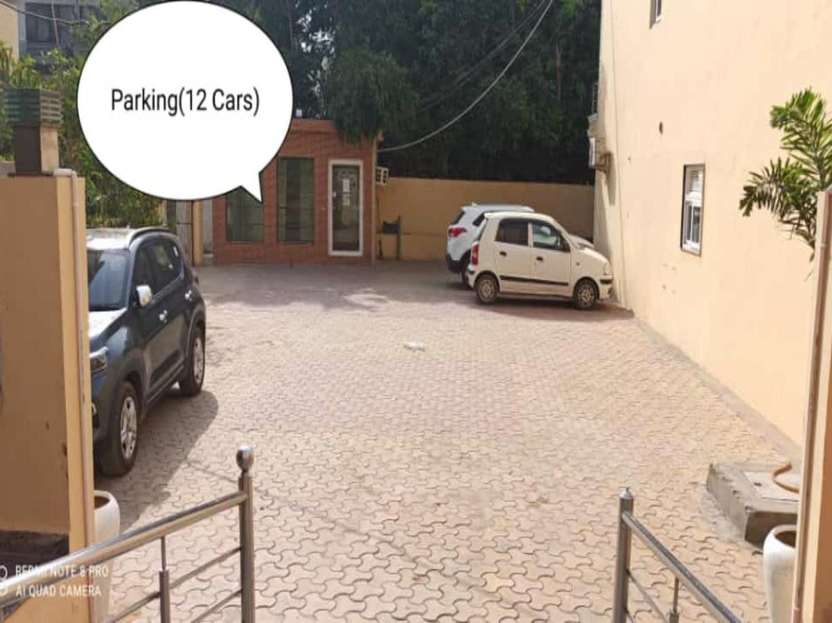 Oyo 74401 Aster Garden Suites Delhi Zewnętrze zdjęcie