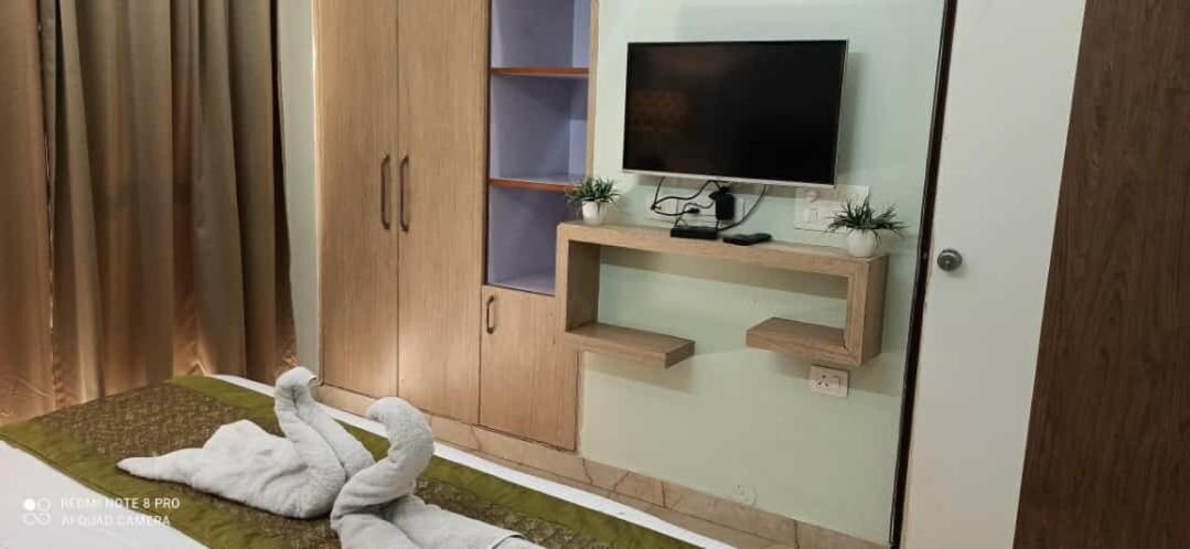 Oyo 74401 Aster Garden Suites Delhi Zewnętrze zdjęcie