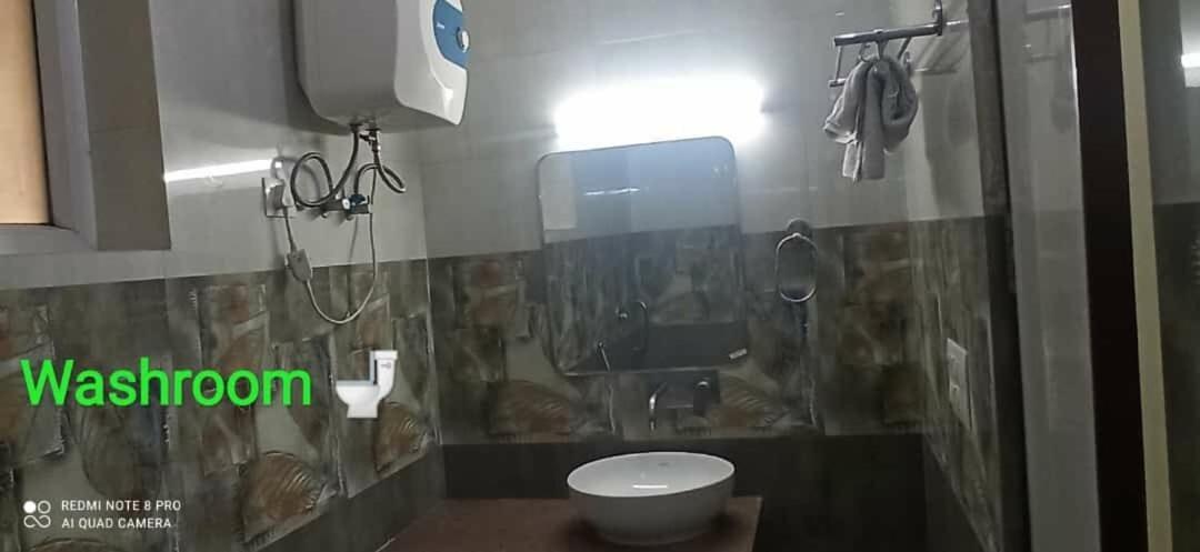 Oyo 74401 Aster Garden Suites Delhi Zewnętrze zdjęcie